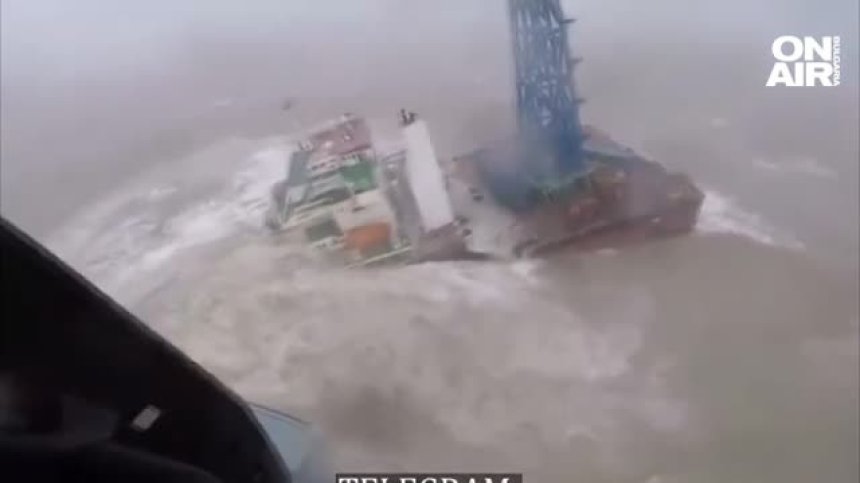 Откриха&nbsp;12 тела след корабокрушението в Южнокитайско море