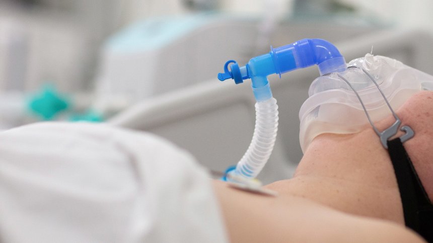 Червена лампа: Коронавирусът не само повтаря, но и потретва