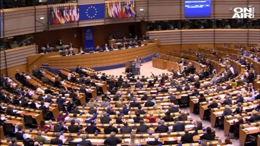 Европарламентът с резолюция, иска връщане на визите за граждани на САЩ