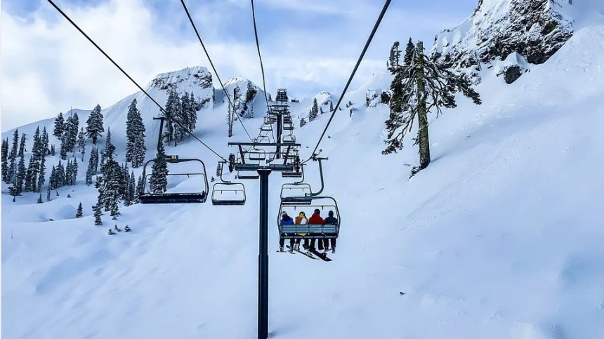 Ски курортите се готвят за несигурен сезон на фона на локдаун