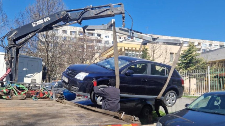Още 1733 стикирани и 128 принудително премахнати изоставени коли София