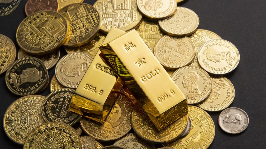 Цената на златото надхвърли рекордните $5300