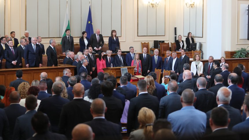 Депутатите единодушно приеха ново удължаване на действащия бюджет