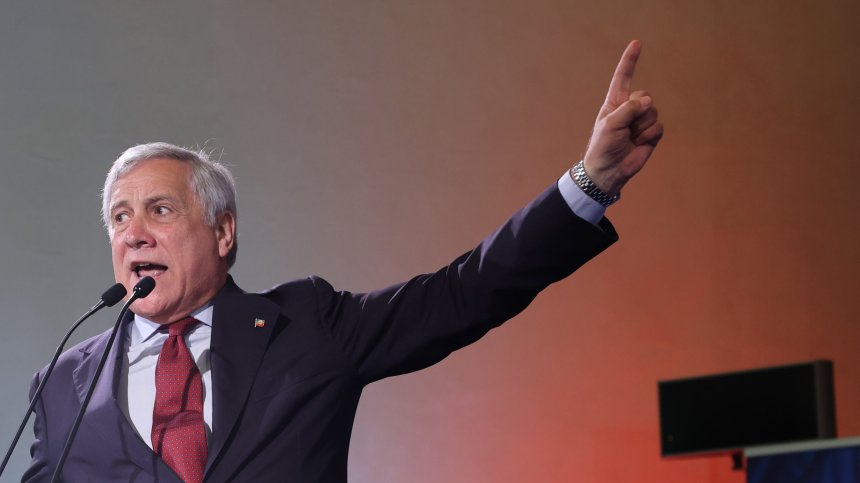 Антонио Таяни ще наследи Берлускони, поема "Форца Италия"