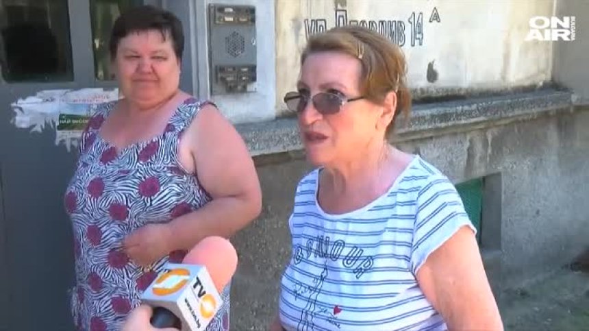 Русенка превърна апартамента си в сметище, съседите готови да я гонят