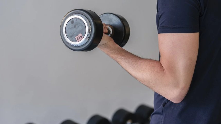 Въпреки отрупаната трапеза, можем да поддържаме добра форма с лесни стъпки