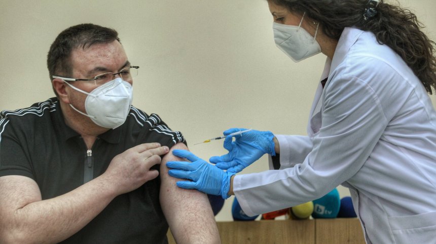Ангелов: Поръчваме още над 3 млн. дози РНК ваксини, българите ще имат избор