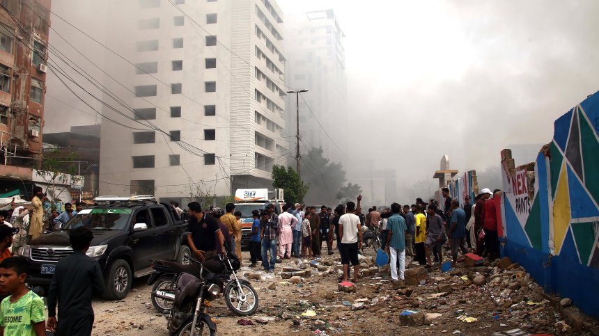 Склад за фойерверки се взриви в Пакистан, най-малко 34 души са пострадали