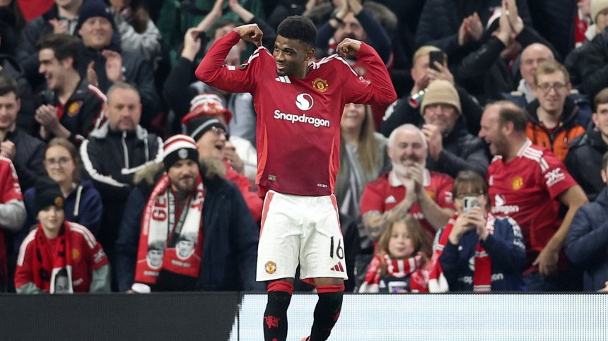 "Манчестър Юнайтед" би с 2:0 ПАОК за първата си победа в Лига Европа