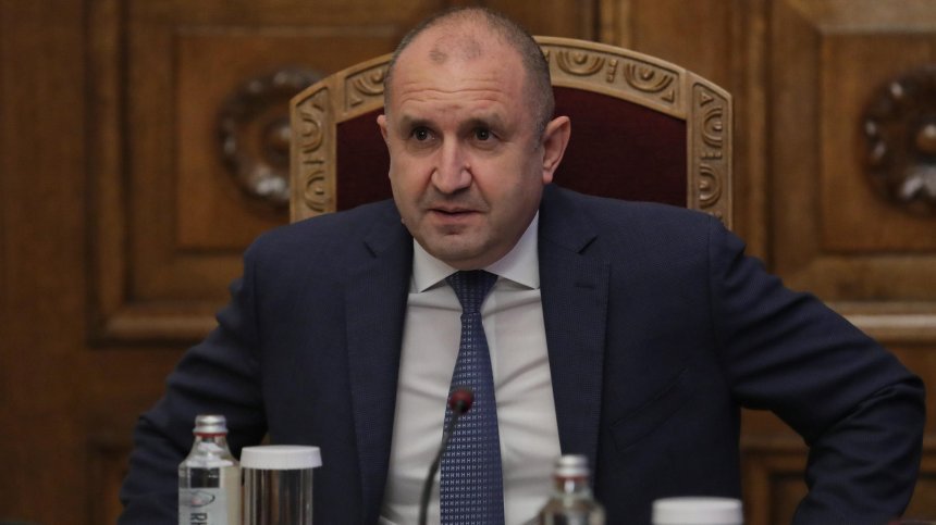 Радев: България заклеймява терористичните атаки в Израел
