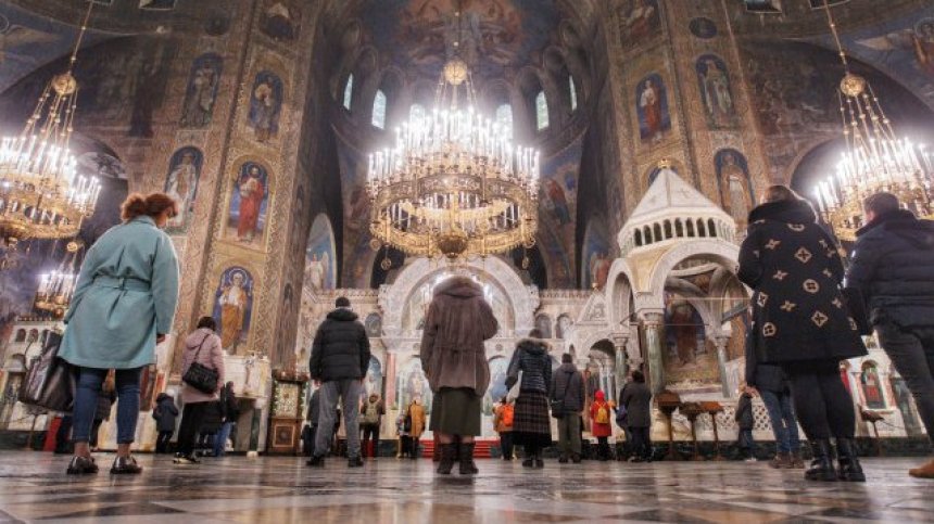 Църквата почита светите безсребърници Козма и Дамян от Рим