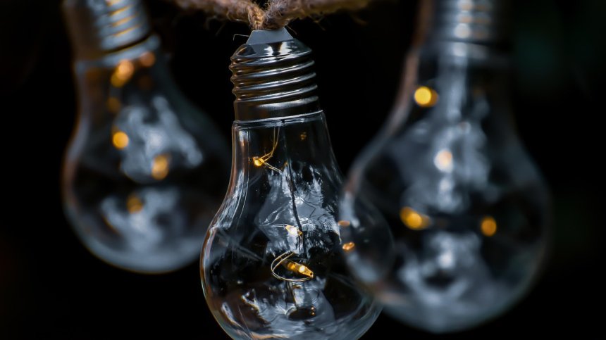 Как да пестим енергия, за да плащаме по-ниски сметки за ток и парно