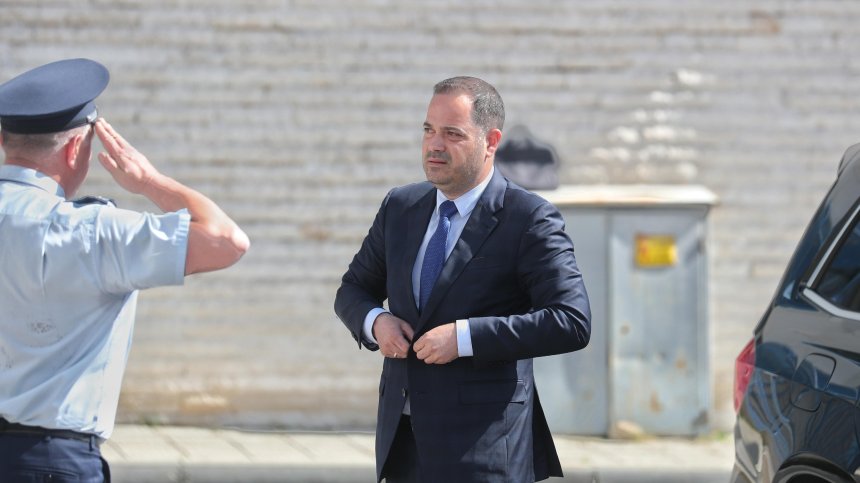 Калин Стоянов поиска четири оставки, след като дете уби баща си полицай в Пловдив