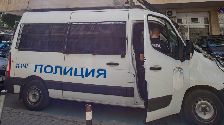 18-годишен младеж открадна 10 000 лв. за няколко дни