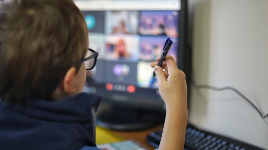 И учениците от Плевен и Белене минават на онлайн обучение