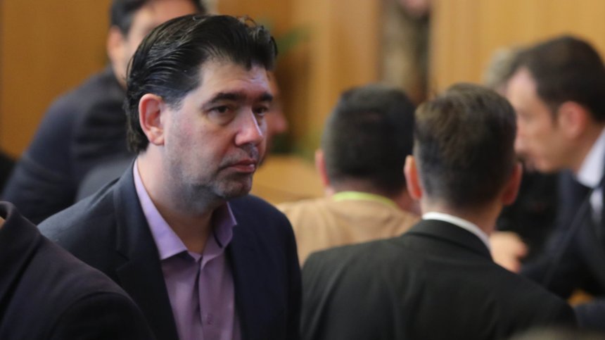 Иван Таков напусна заседанието на СОС и поиска три оставки