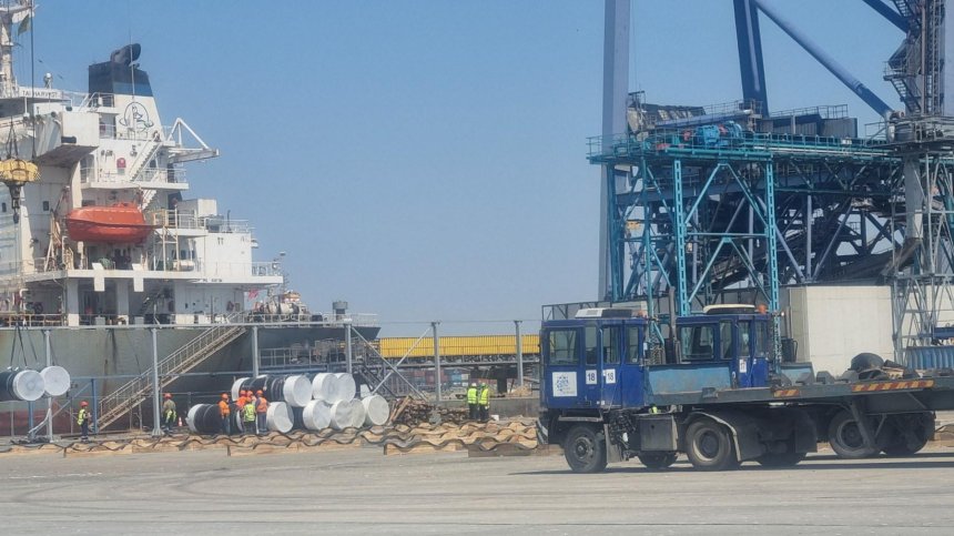 Посрещнахме втория кораб с тръби за новия вертикален газов коридор