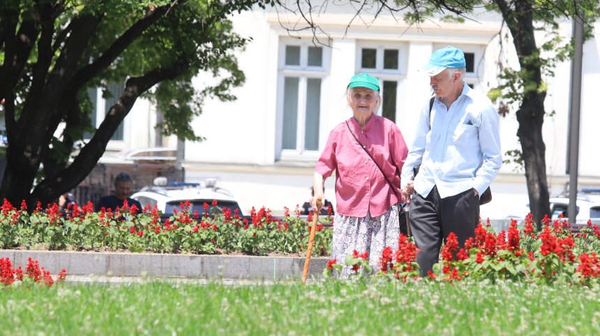 Всяка трета жена взима минимална пенсия от 580 лв.