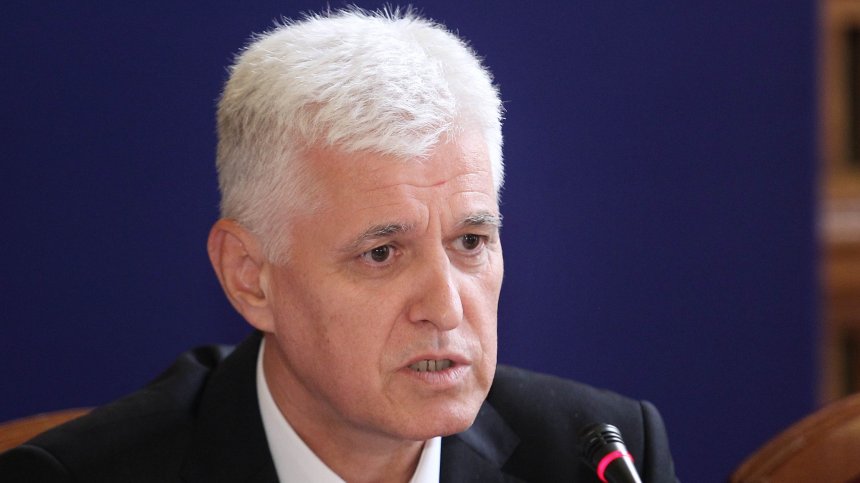 Увеличават времето за военна служба след завършено обучение