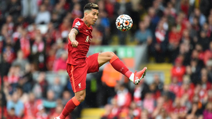 "Ливърпул" наниза два убедителни гола на "Бърнли" пред препълнени трибуни