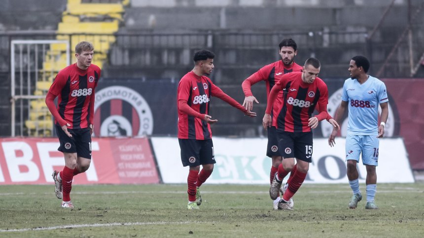 "Локомотив" (София) започна зимните контроли с победа срещу сърби