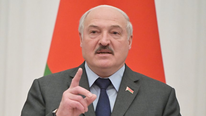 Лукашенко заплаши, че няма да се поколебае да задейства ядрено оръжие