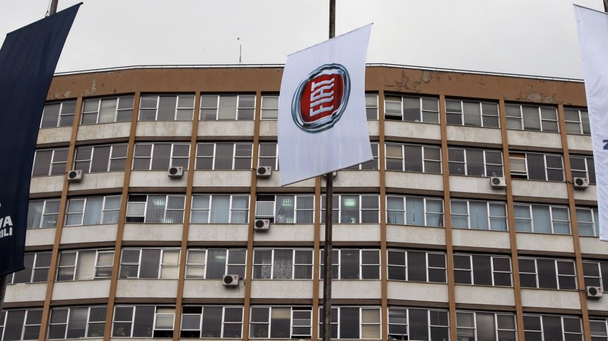 Заради коронавируса: Fiat спира работа в завода си в Сърбия