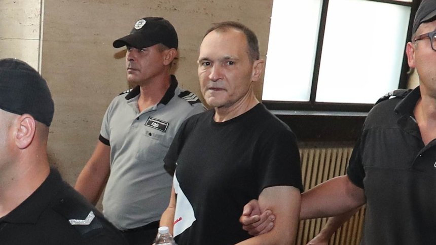 Защитата на Божков: Делото срещу него се държи на трупчета