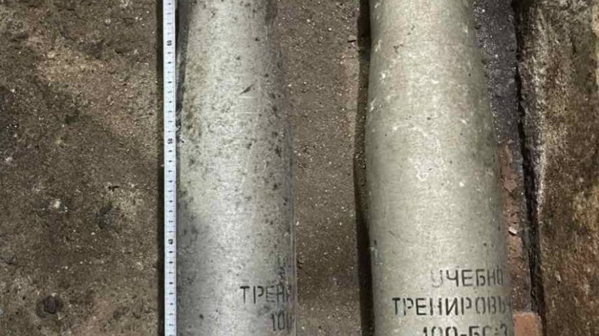 Взривиха открити в мазе в частен дом 100 мм бронетанкови снаряда