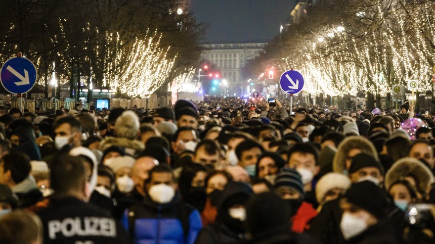 Многохилядни протести в Германия срещу Ковид мерките