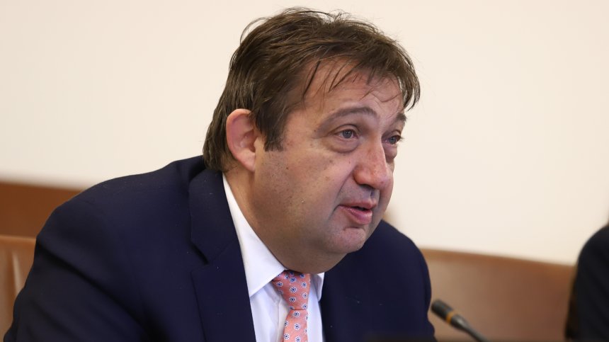 Шишков: Пет политически партии ползват имот частна държавна собственост