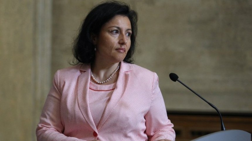 Забраняват рекламата на нездравословни храни със закон
