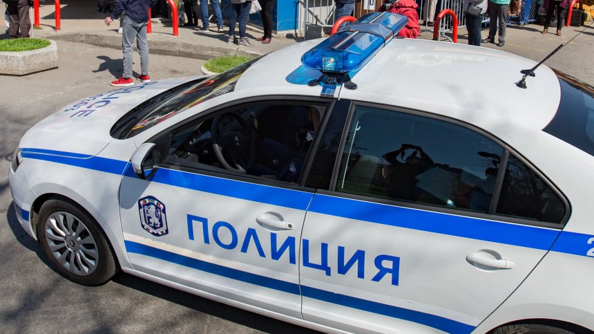 Съдът остави в ареста литовката, намушкала с нож четирима души във Варна