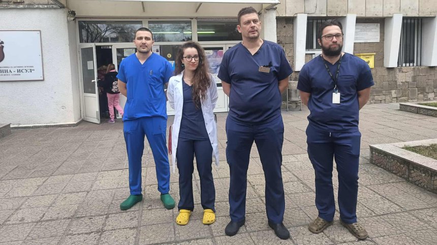 15-годишната, намушкана с нож от баща си, е в тежко, но стабилно състояние