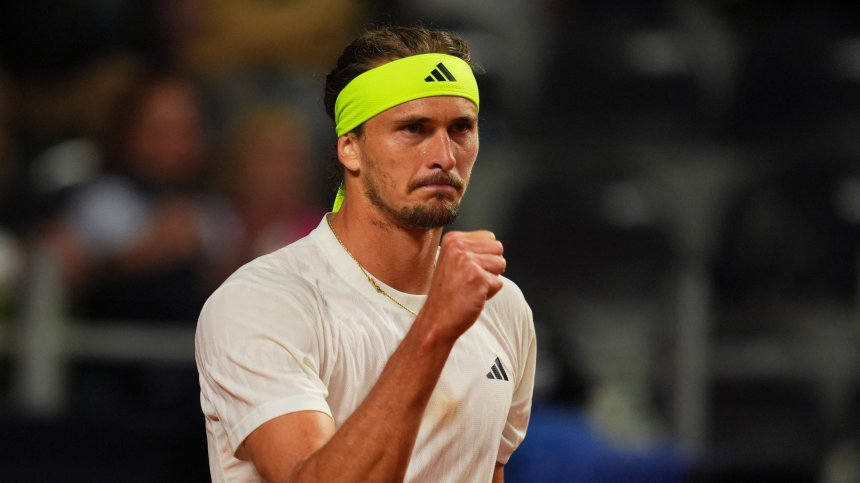 Александър Зверев e в Топ 8 в Рим след победа над Артур Фис