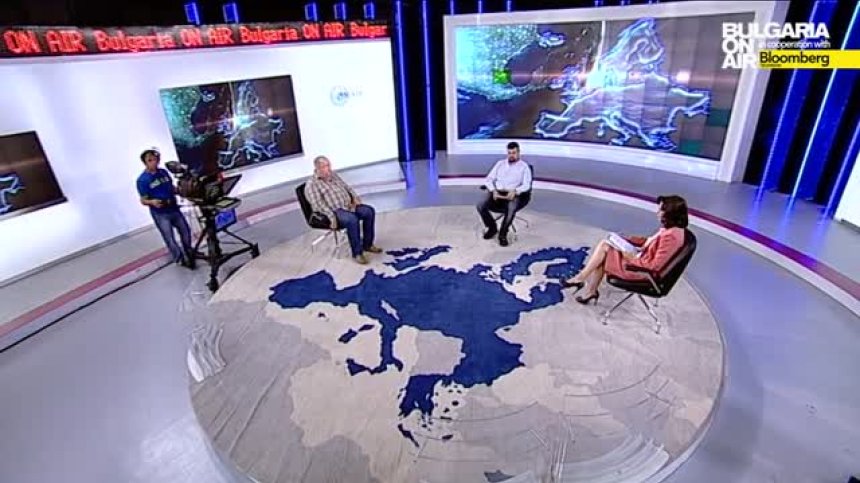 Брюксел 1: Крахът на традиционните партии в Испания и европейската обиколка на Дейвид Камерън