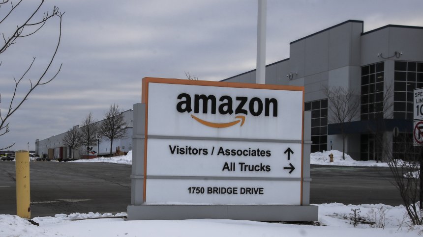 Заведоха дело срещу Amazon за расова дискриминация и сексуален тормоз