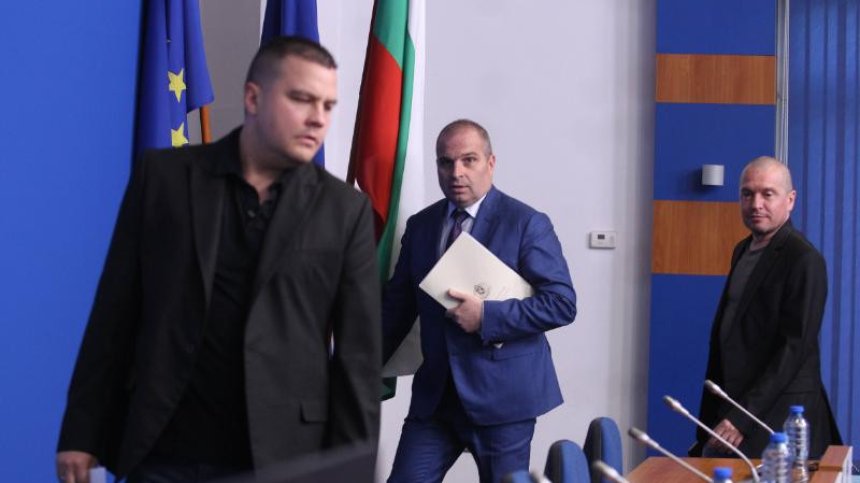 Каримански отговори на Петков за "лекето". Караджов: "Промяната", вие сте мафията