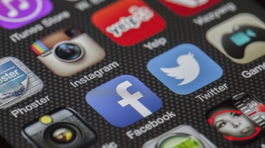 След скандала с "Кеймбридж Аналитика": Съдят Facebook в Австралия