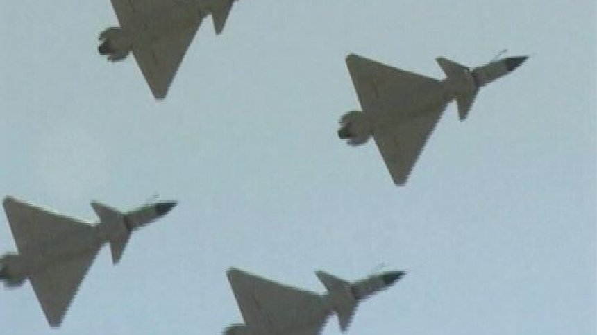 Чехия разследва корупцията около 14 изтребителя Gripen