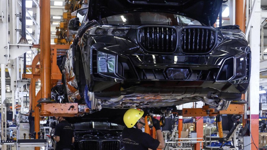 С какво резултатите на BMW се различават от тези на Mercedes и Audi