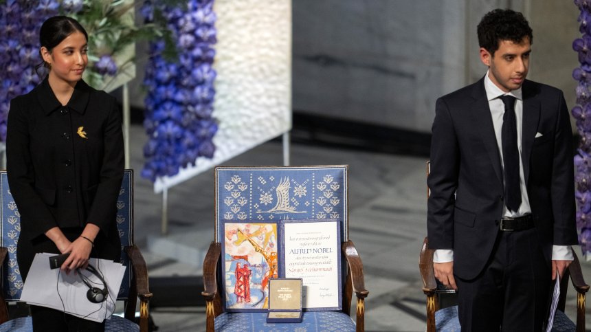 Децата на Наргес Мохамади получиха нобеловата ѝ награда за мир, тя написа реч в затвора в Техеран