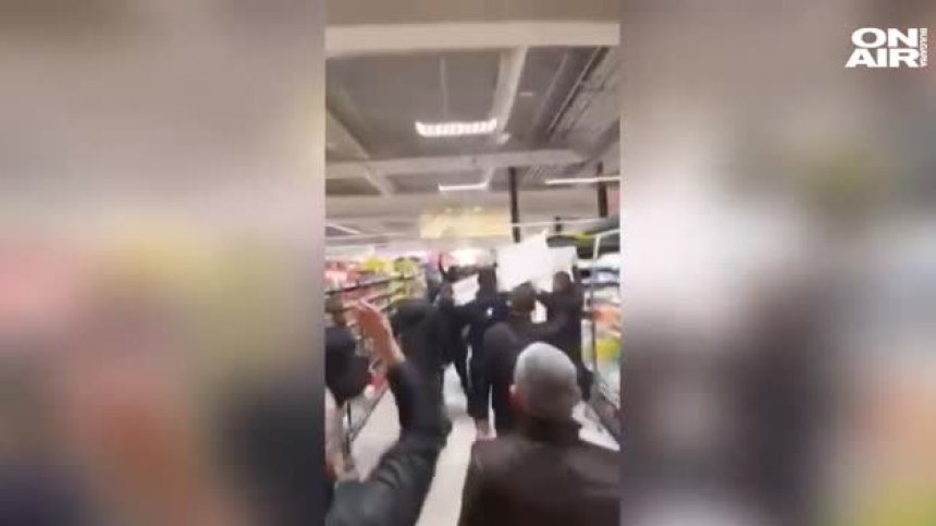 Ресторантьори нахлуха в търговска верига в Кърджали