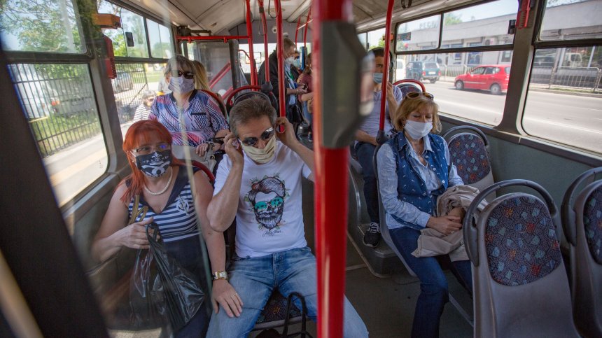 Ето защо е задължително носенето на маска в градския транспорт