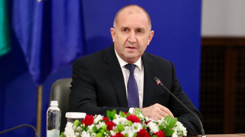 Радев: Самолетите на САЩ напуснаха София, минимизиран е рискът от атаки до границата ни