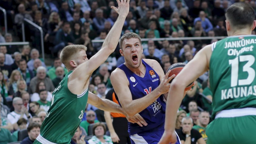 Везенков с 10 точки за успеха на "Олимпиакос" над "Панатинайкос"