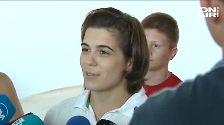 С бронзови медали у нас се завърнаха Тайбе Юсеин и Евелина Николова