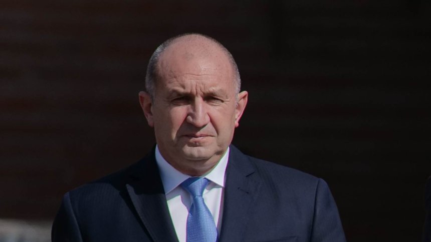 Румен Радев внесе в НС предложението за референдум за еврото