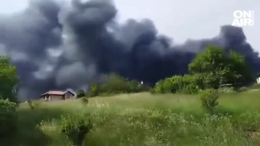 Пламна склад за антифриз до Божурище, има ранен човек