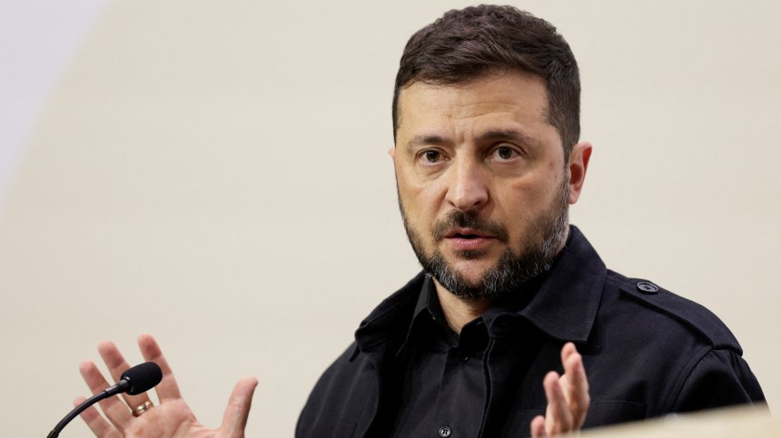 Зеленски: Европа и САЩ произвеждат части за дронове и ракети, с които Русия ни избива